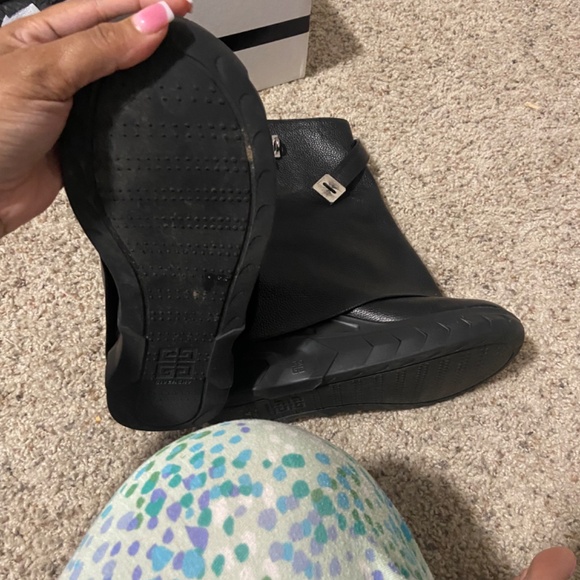 Boots - Picture 7 of 10